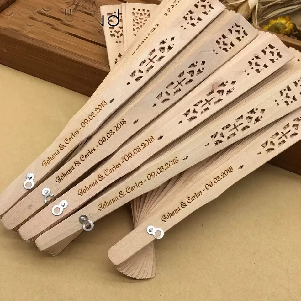 Eventails en bois personnalisés mariage, cérémonie et cadeaux invités à partir de 2.79€ l'unité