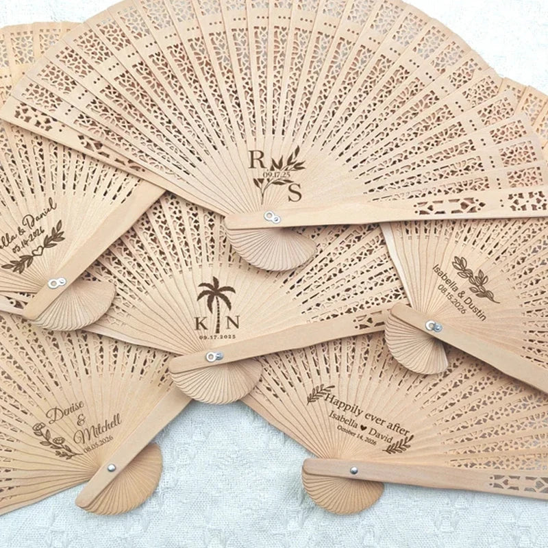 Eventails en bois personnalisés mariage, cérémonie et cadeaux invités à partir de 2.79€ l'unité