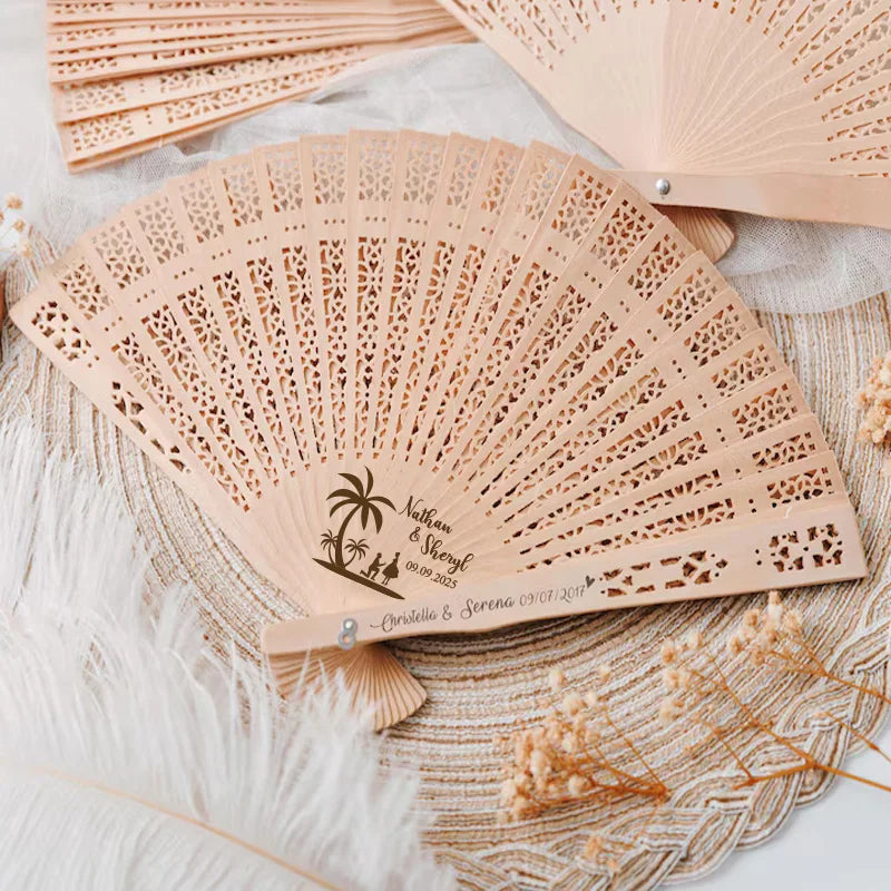 Eventails en bois personnalisés mariage, cérémonie et cadeaux invités à partir de 2.79€ l'unité