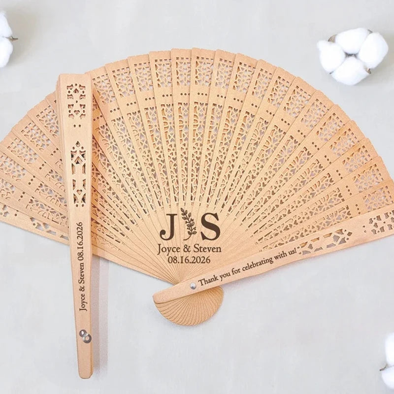 Eventails en bois personnalisés mariage, cérémonie et cadeaux invités à partir de 2.79€ l'unité